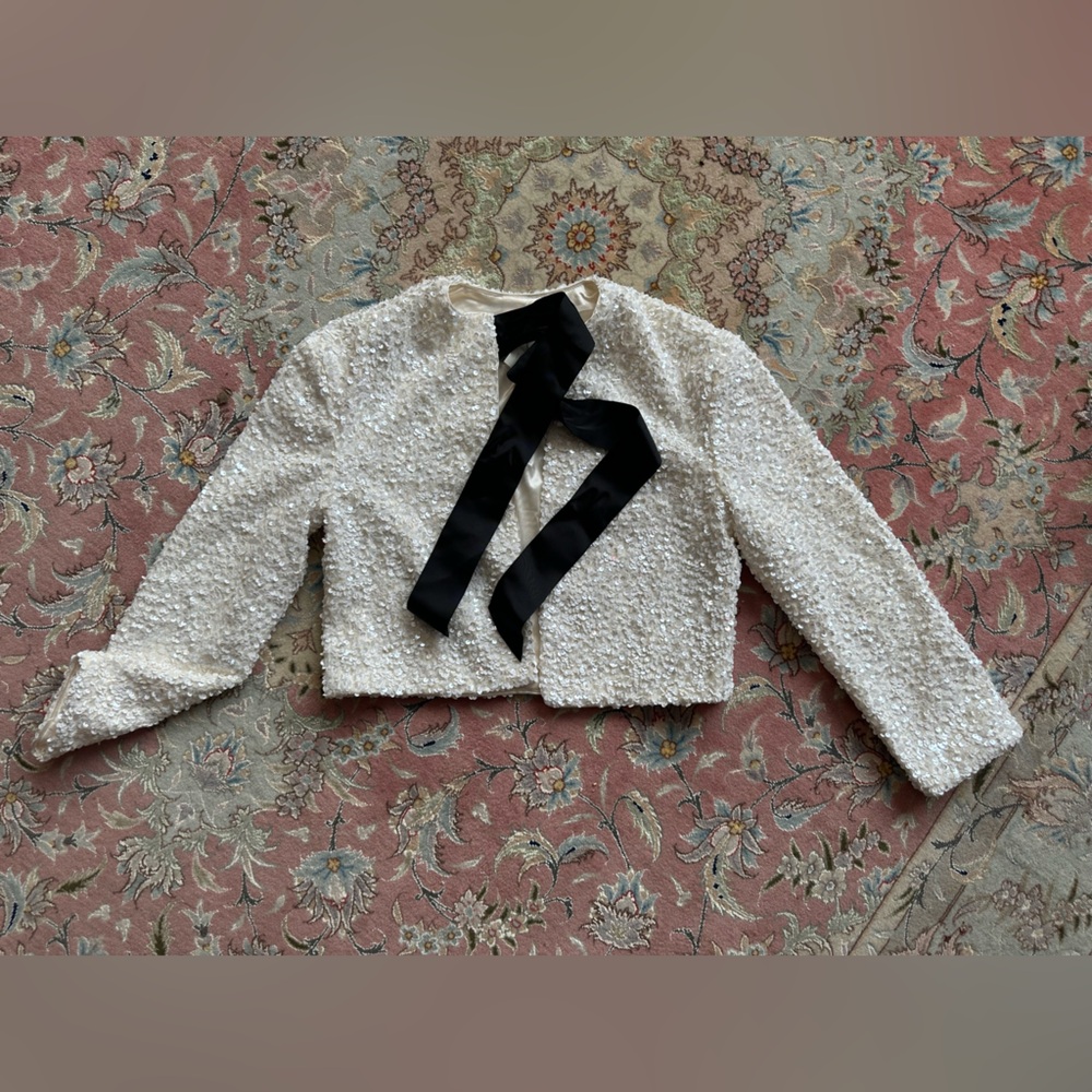 H&M White Sequin Cropped Jacket with Front Bow – XS – Brand New